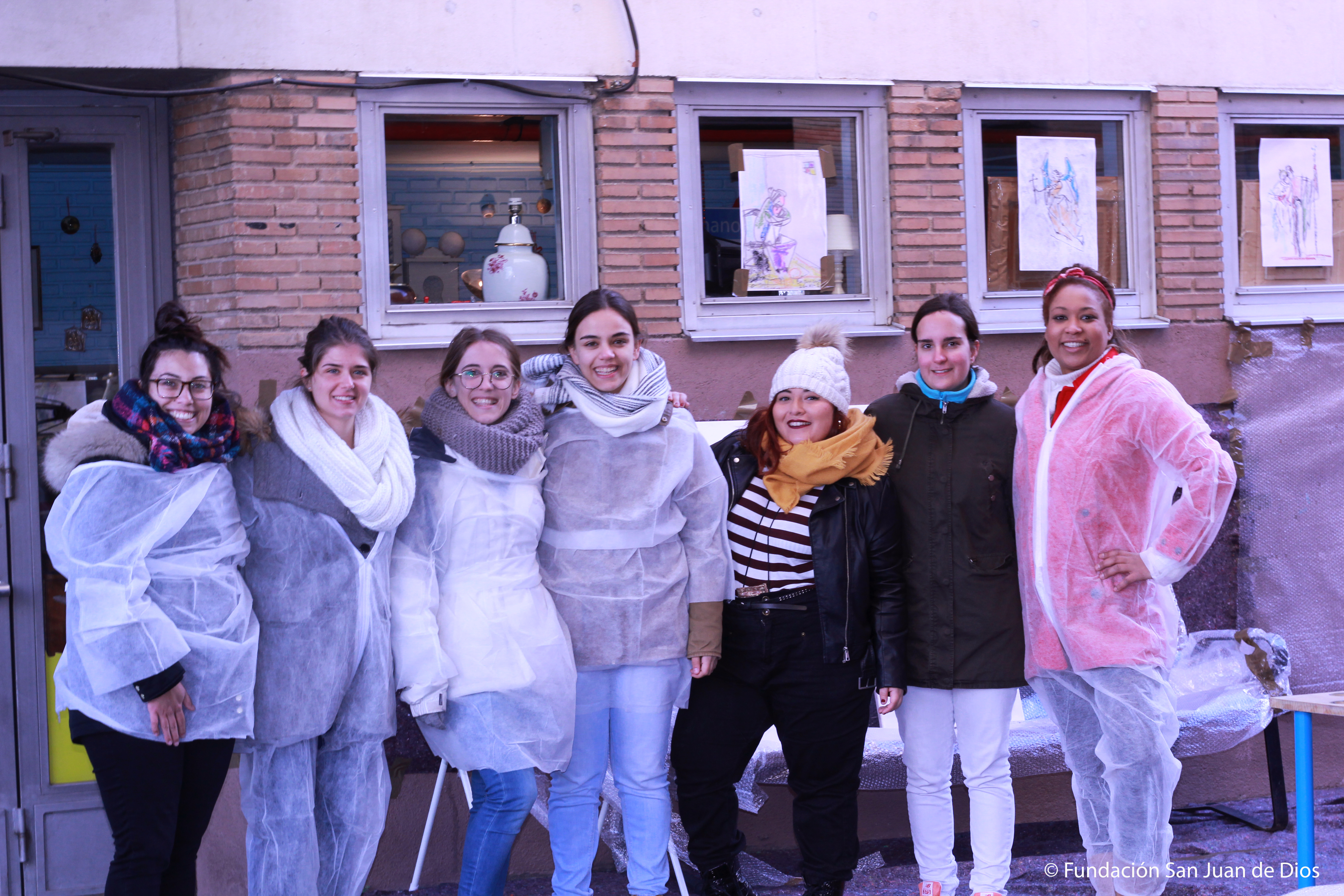 Voluntarios del Centro Universitario San Rafel - Nebrija han participado al Taller de Arte Inclusiva